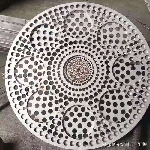 不锈钢板加工是一项涉及多种工艺和技术的工作,常见的加工方法包括